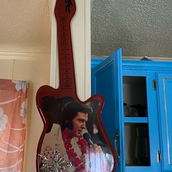 Elvis wall clock
